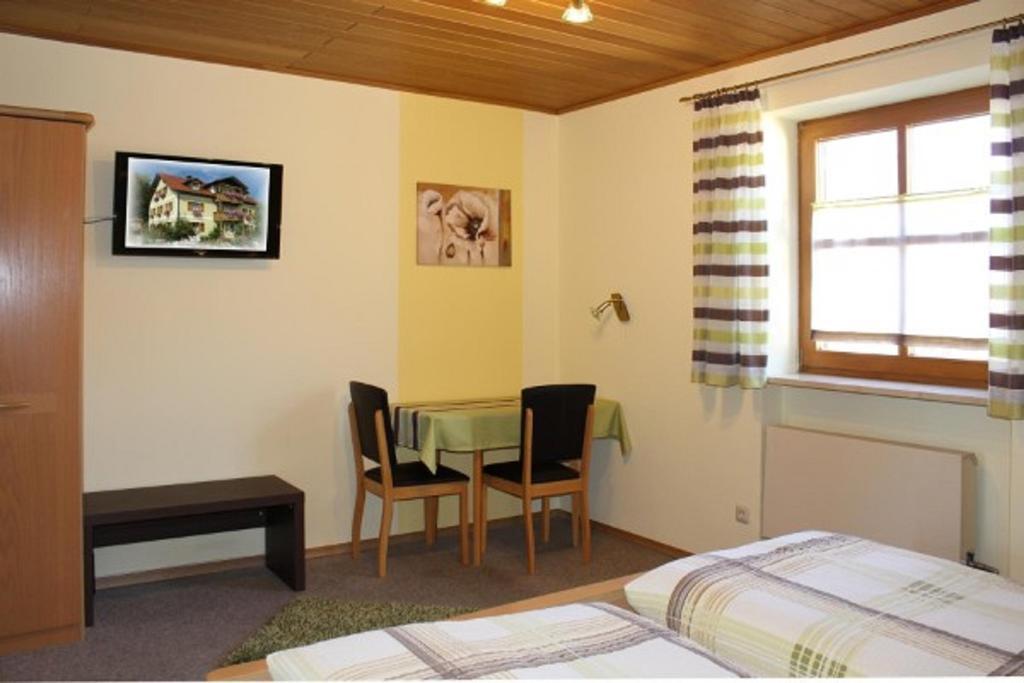 Gaeste-Haus Roesch Wiesent المظهر الخارجي الصورة